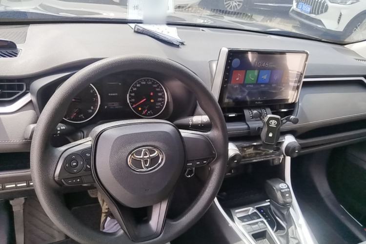 Used Toyota Wildlander 2022 2.0L CVT Two-Wheel Drive Leading Edition Center Console