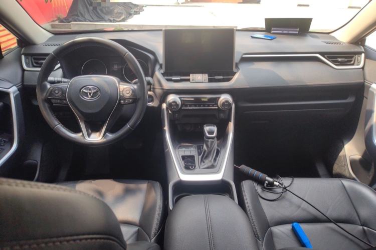 Used Toyota Wildlander 2022 2.0L CVT Two-Wheel Drive Luxury PLUS Edition Center Console
