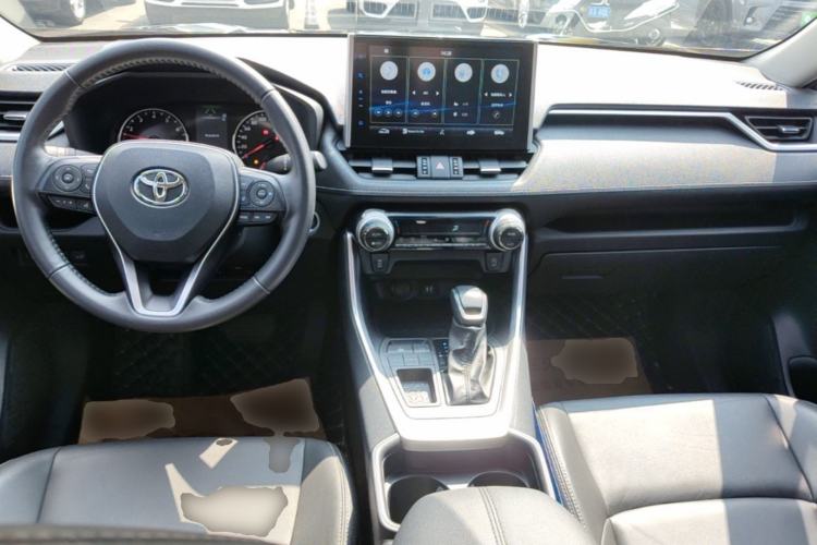 Used Toyota Wildlander 2022 2.0L CVT Two-Wheel Drive Luxury PLUS Edition Center Console