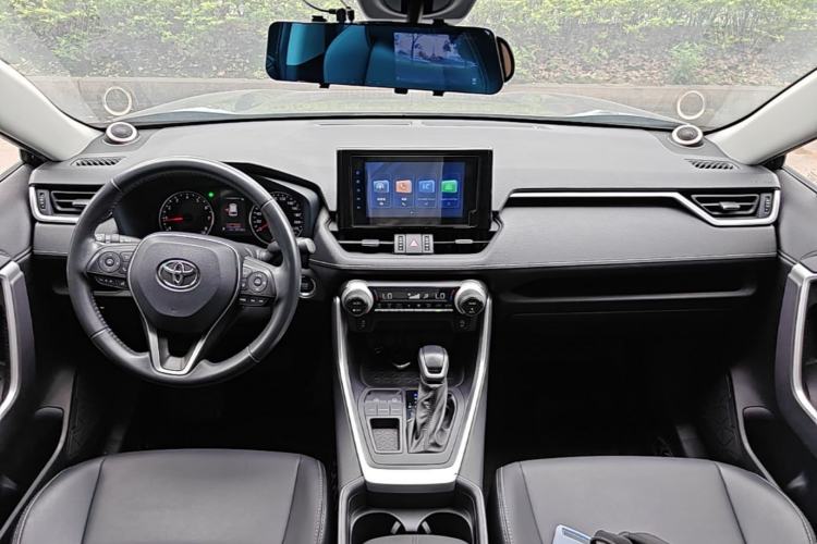 Used Toyota Wildlander 2022 2.0L CVT Two-Wheel Drive Urban Edition Center Console