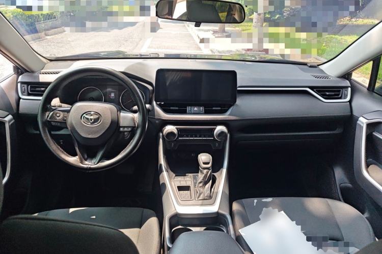 Used Toyota Wildlander 2022 Updated Version 2.0L CVT Two-Wheel Drive Leading Edition Center Console