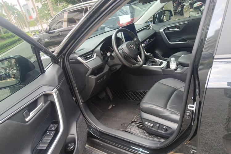 Used Toyota Wildlander 2022 2.0L CVT Two-Wheel Drive Luxury PLUS Edition Driver Seat