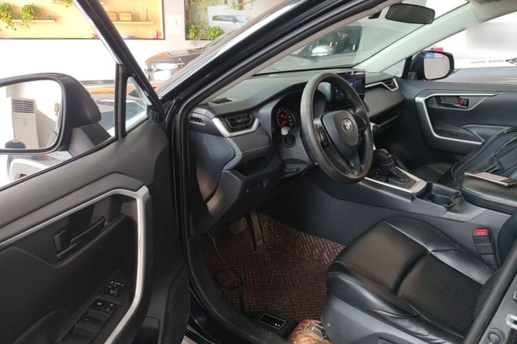 Used Toyota Wildlander 2022 Updated Version 2.0L CVT Two-Wheel Drive Leading Edition Driver Seat