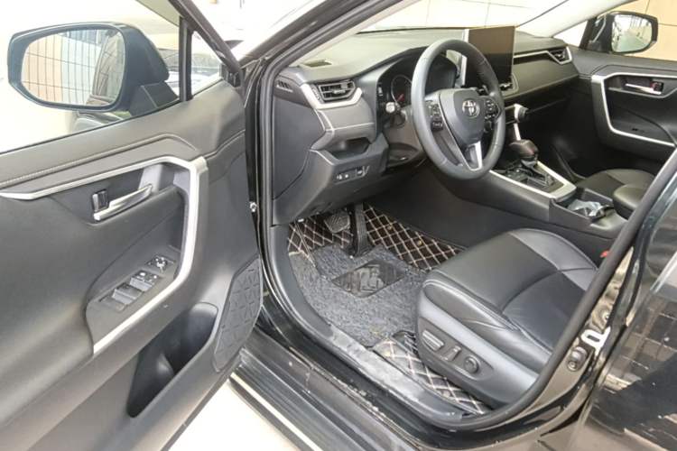 Used Toyota Wildlander 2022 2.0L CVT Two-Wheel Drive Luxury Edition Driver Seat