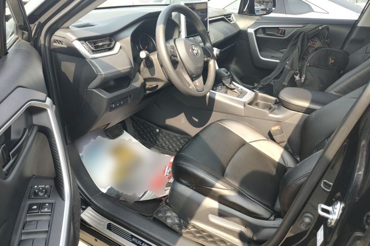 Used Toyota Wildlander 2022 Updated Version 2.0L CVT Two-Wheel Drive Leading Edition Driver Seat
