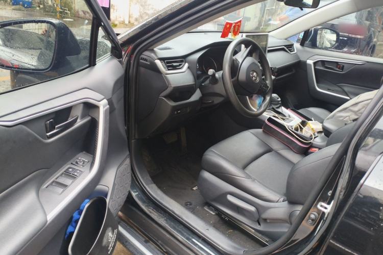 Used Toyota Wildlander 2022 Updated Version 2.0L CVT Two-Wheel Drive Leading Edition Driver Seat