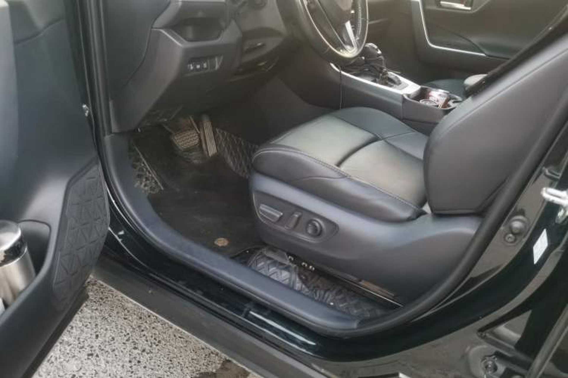 Used Toyota Wildlander 2022 2.0L CVT Two-Wheel Drive Luxury PLUS Edition Driver Seat