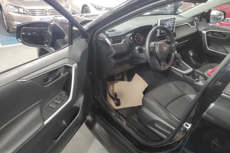 Used Toyota Wildlander 2022 Updated Version 2.0L CVT Two-Wheel Drive Leading Edition Driver Seat