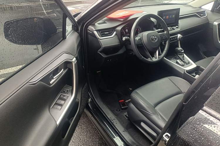 Used Toyota Wildlander 2022 2.0L CVT Two-Wheel Drive Urban Edition Driver Seat