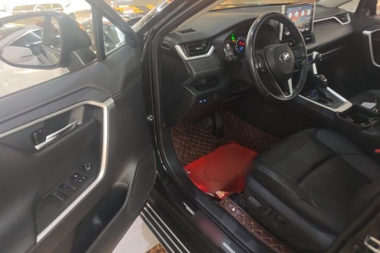 Used Toyota Wildlander 2022 Dual-Engine 2.5L E-CVT Two-Wheel Drive Luxury Edition Driver Seat