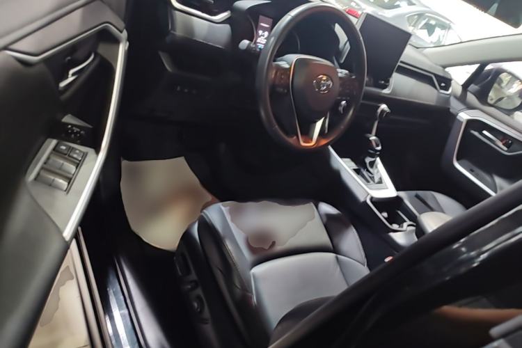 Used Toyota Wildlander 2022 2.0L CVT Two-Wheel Drive Luxury PLUS Edition Driver Seat