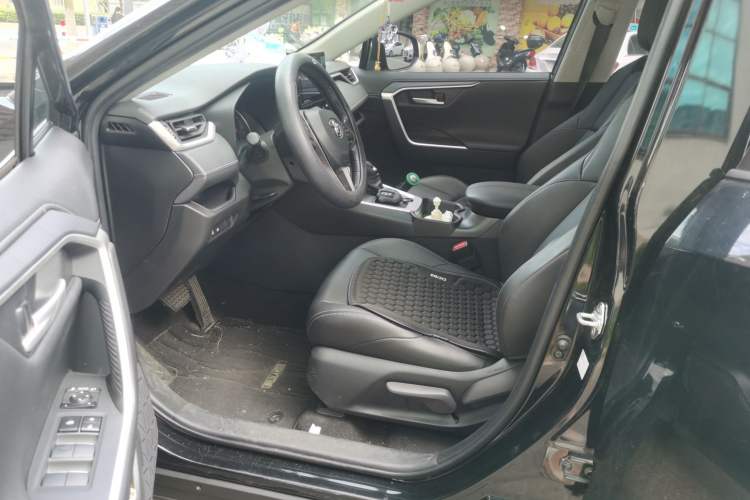 Used Toyota Wildlander 2022 2.0L CVT Two-Wheel Drive Urban Edition Driver Seat