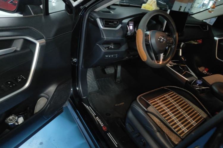 Used Toyota Wildlander 2022 2.0L CVT Two-Wheel Drive Luxury PLUS Edition Driver Seat