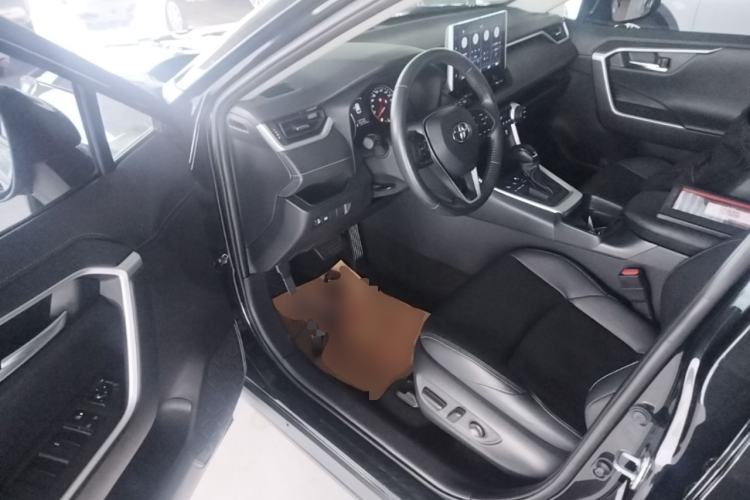Used Toyota Wildlander 2022 2.0L CVT Two-Wheel Drive Luxury Edition Driver Seat