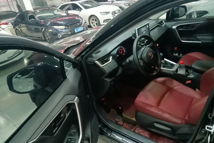 Used Toyota Wildlander 2022 Updated Version 2.0L CVT Two-Wheel Drive Leading Edition Driver Seat
