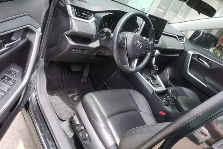 Used Toyota Wildlander 2022 2.0L CVT Two-Wheel Drive Luxury PLUS Edition Driver Seat