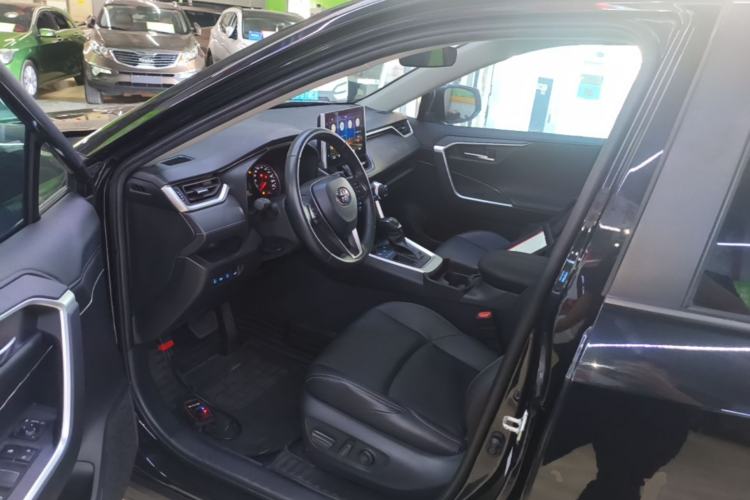Used Toyota Wildlander 2022 2.0L CVT Two-Wheel Drive Luxury PLUS Edition Driver Seat