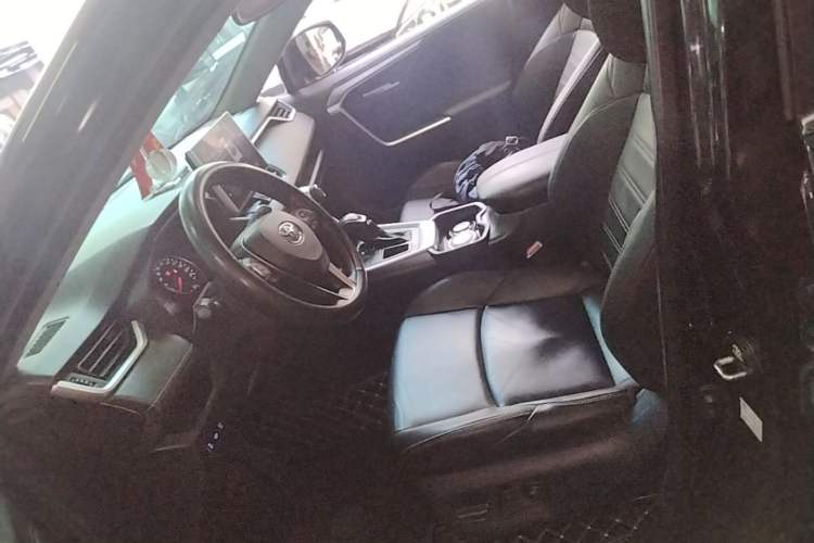 Used Toyota Wildlander 2022 2.0L CVT Two-Wheel Drive Luxury PLUS Edition Driver Seat