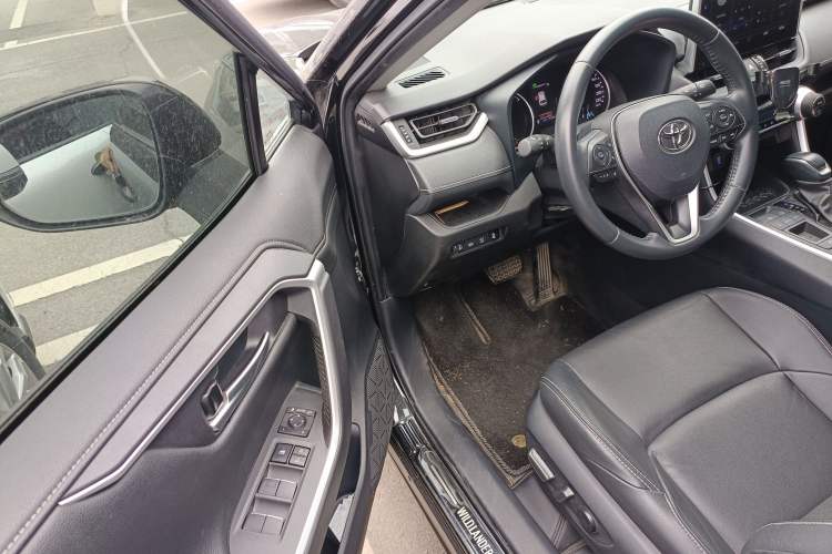 Used Toyota Wildlander 2022 Dual-Engine 2.5L E-CVT Two-Wheel Drive Luxury PLUS Edition Driver Seat