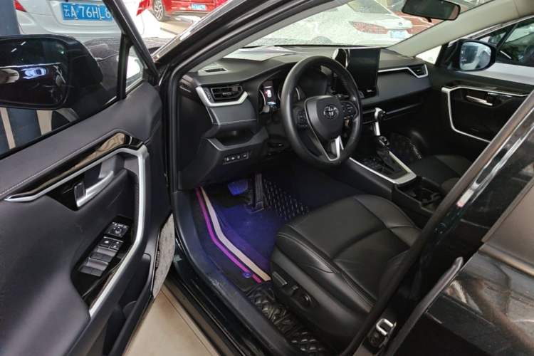 Used Toyota Wildlander 2022 2.0L CVT 4x4 Luxury PLUS Edition Driver Seat