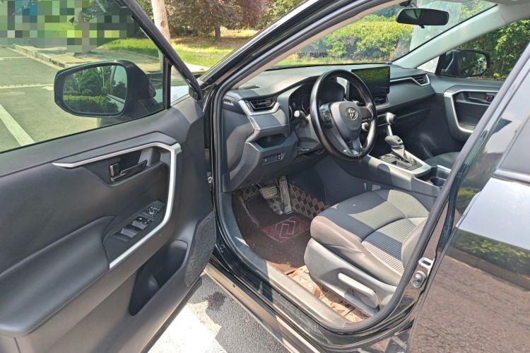 Used Toyota Wildlander 2022 Updated Version 2.0L CVT Two-Wheel Drive Leading Edition Driver Seat