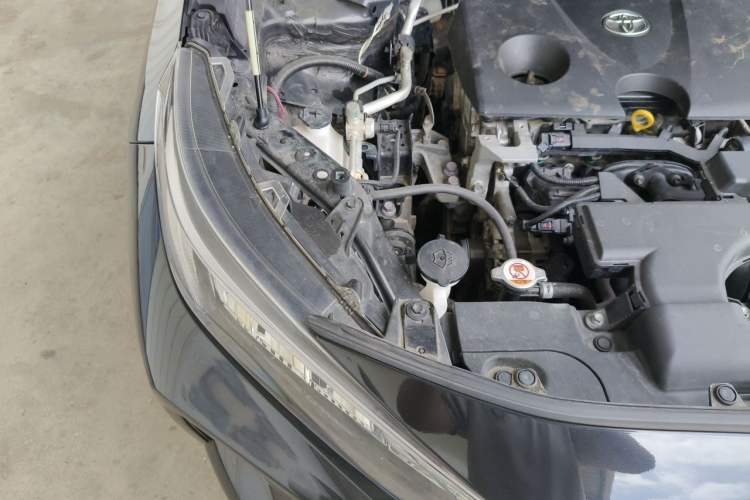 Used Toyota Wildlander 2022 2.0L CVT Two-Wheel Drive Luxury Edition Engine Bay Right
