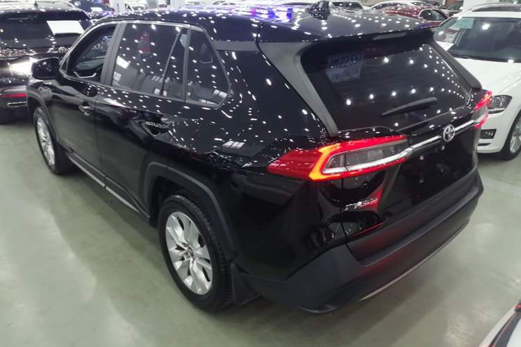 Used Toyota Wildlander 2022 Updated Version 2.0L CVT Two-Wheel Drive Leading Edition Exterior 2