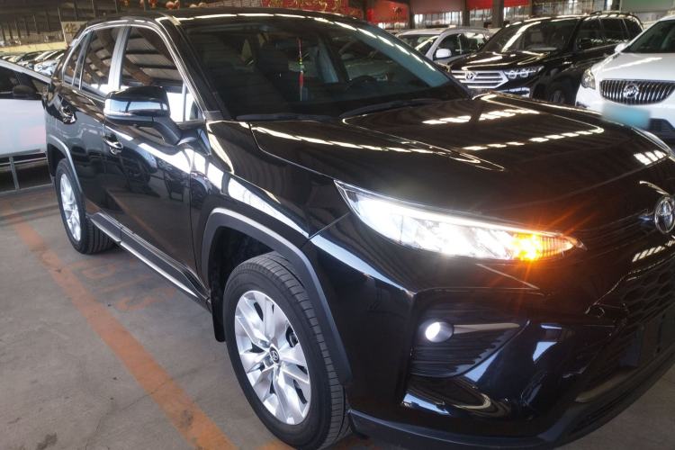 Used Toyota Wildlander 2022 Updated Version 2.0L CVT Two-Wheel Drive Leading Edition Exterior 2