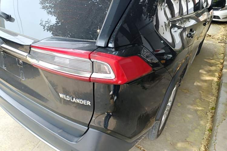 Used Toyota Wildlander 2022 2.0L CVT Two-Wheel Drive Leading Edition Exterior 3