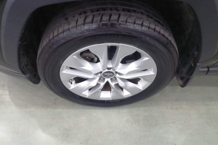 Used Toyota Wildlander 2022 Updated Version 2.0L CVT Two-Wheel Drive Leading Edition Exterior 4