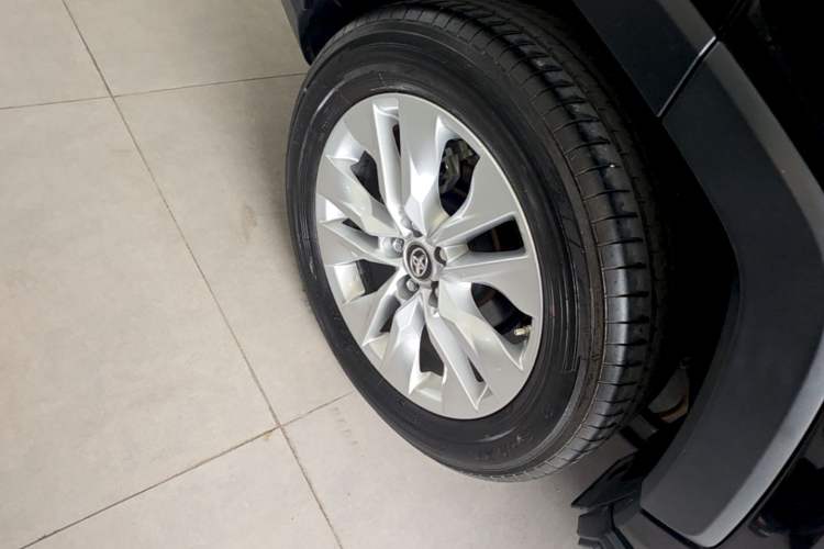 Used Toyota Wildlander 2022 Updated Version 2.0L CVT Two-Wheel Drive Leading Edition Exterior 5