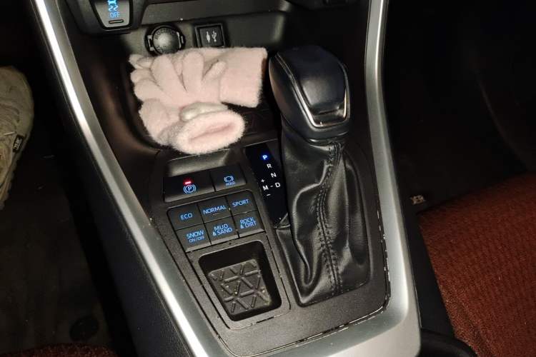 Used Toyota Wildlander 2022 2.0L CVT Four-Wheel Drive Luxury Edition Gear Lever