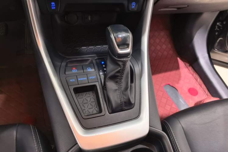 Used Toyota Wildlander 2022 2.0L CVT Two-Wheel Drive Luxury PLUS Edition Gear Lever