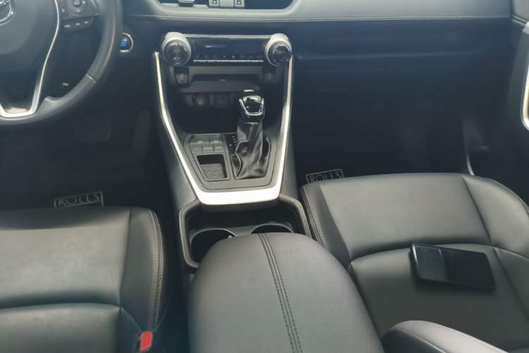 Used Toyota Wildlander 2022 2.0L CVT Two-Wheel Drive Urban Edition Gear Lever