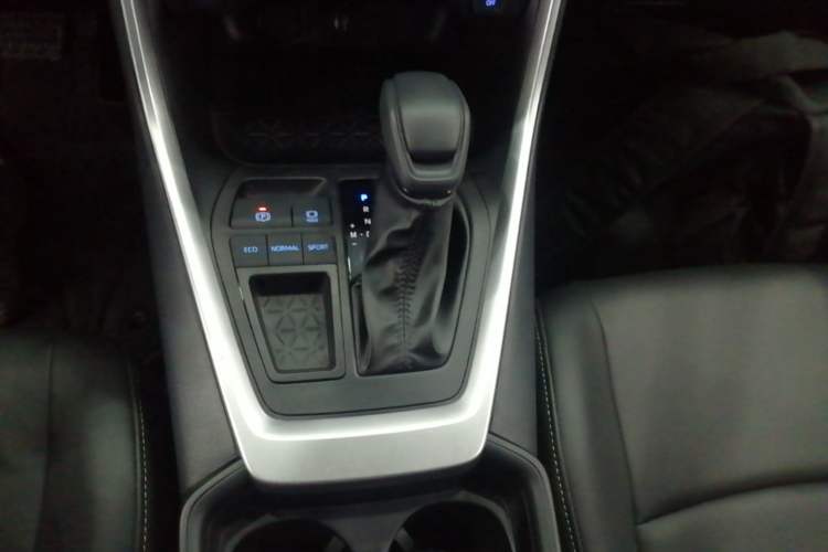 Used Toyota Wildlander 2022 Updated Version 2.0L CVT Two-Wheel Drive Leading Edition Gear Lever