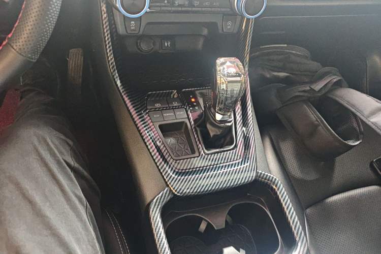 Used Toyota Wildlander 2022 Updated Version 2.0L CVT Two-Wheel Drive Leading Edition Gear Lever