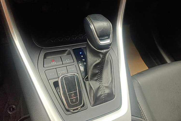 Used Toyota Wildlander 2022 2.0L CVT Two-Wheel Drive Urban Edition Gear Lever