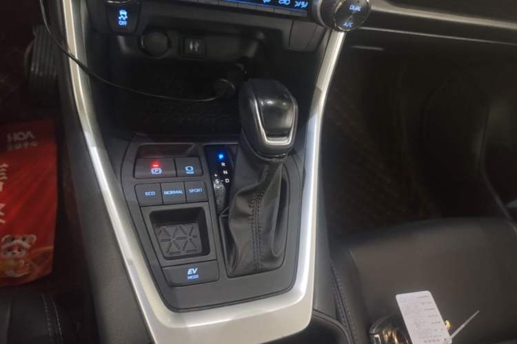 Used Toyota Wildlander 2022 Dual-Engine 2.5L E-CVT Two-Wheel Drive Luxury Edition Gear Lever