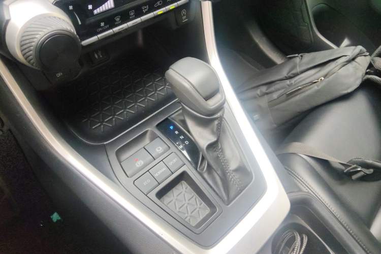 Used Toyota Wildlander 2022 2.0L CVT Two-Wheel Drive Leading Edition Gear Lever