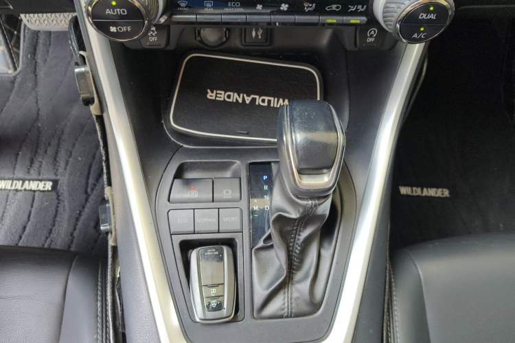 Used Toyota Wildlander 2022 2.0L CVT Two-Wheel Drive Luxury Edition Gear Lever