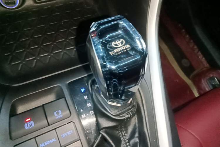 Used Toyota Wildlander 2022 Updated Version 2.0L CVT Two-Wheel Drive Leading Edition Gear Lever