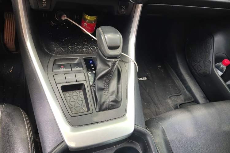 Used Toyota Wildlander 2022 2.0L CVT Two-Wheel Drive Leading Edition Gear Lever