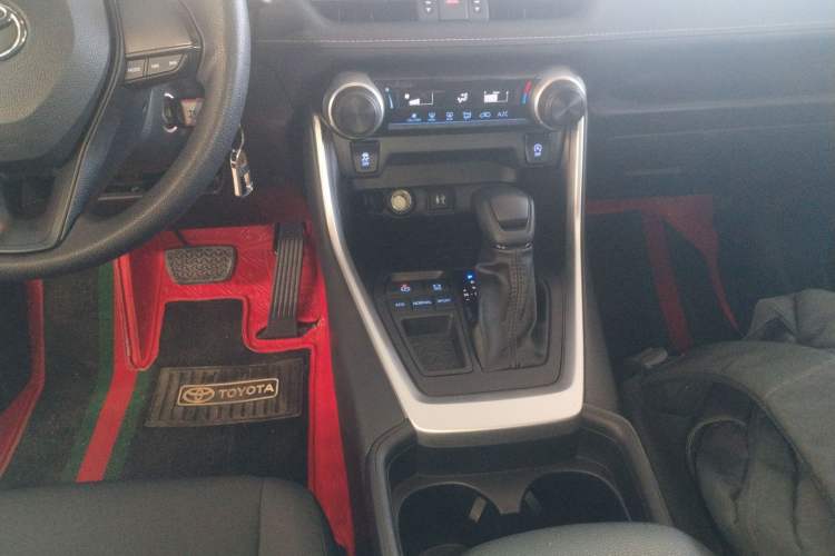 Used Toyota Wildlander 2022 Updated Version 2.0L CVT Two-Wheel Drive Leading Edition Gear Lever