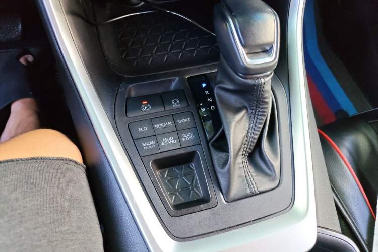 Used Toyota Wildlander 2022 2.0L CVT Four-Wheel Drive Luxury Edition Gear Lever