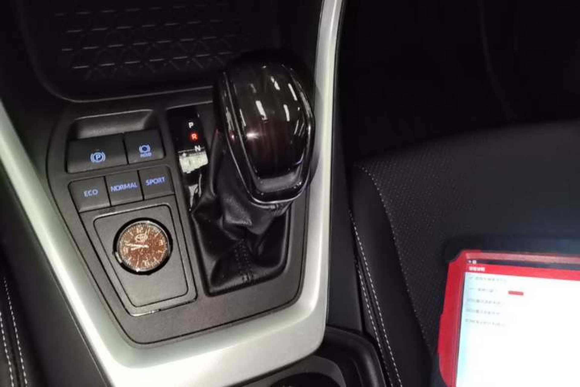 Used Toyota Wildlander 2022 2.0L CVT Two-Wheel Drive Leading Edition Gear Lever