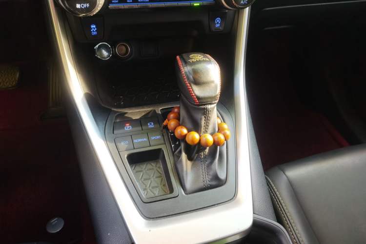 Used Toyota Wildlander 2022 2.0L CVT Two-Wheel Drive Urban Edition Gear Lever