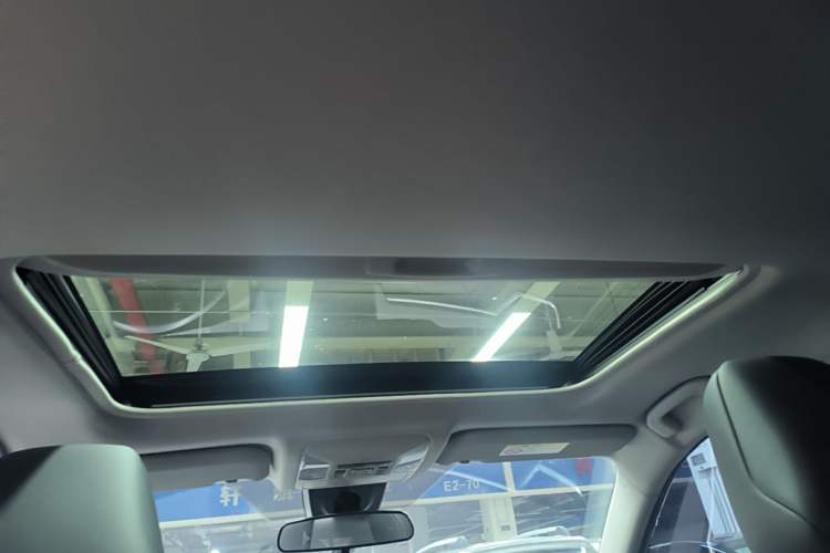 Used Toyota Wildlander 2022 2.0L CVT Two-Wheel Drive Luxury PLUS Edition Headliner