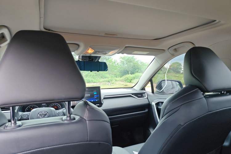 Used Toyota Wildlander 2022 2.0L CVT Two-Wheel Drive Luxury PLUS Edition Headliner