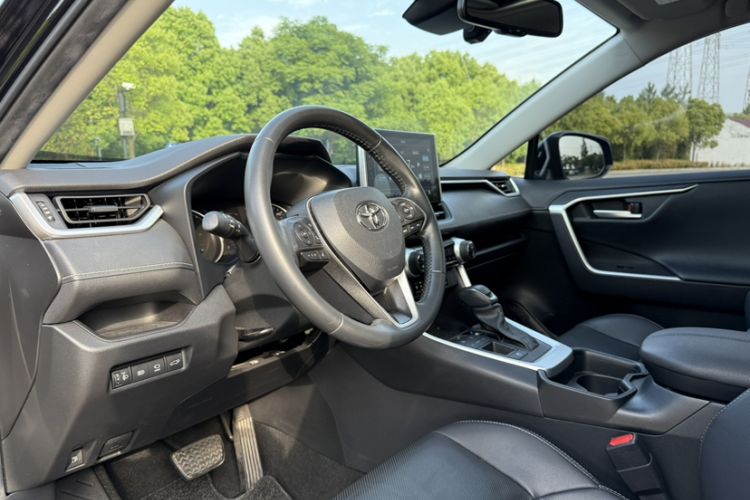 Used Toyota Wildlander 2022 Dual-Engine 2.5L E-CVT Two-Wheel Drive Prestige Edition Interior 10