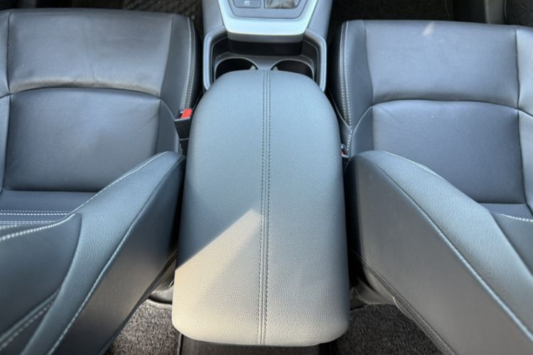 Used Toyota Wildlander 2022 Dual-Engine 2.5L E-CVT Two-Wheel Drive Prestige Edition Interior 11